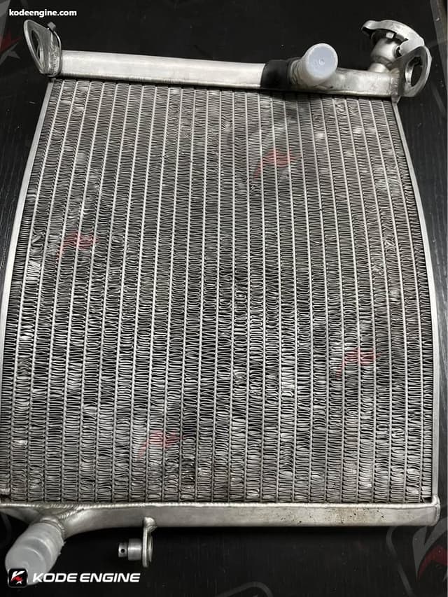 Aprilia RSW 125 radiator (Used) image 3